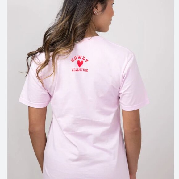 Simply Southern Howdy Valentine Cowboy Light Pink T-Shirt Tee NEW Size Large - Picture 4 of 4